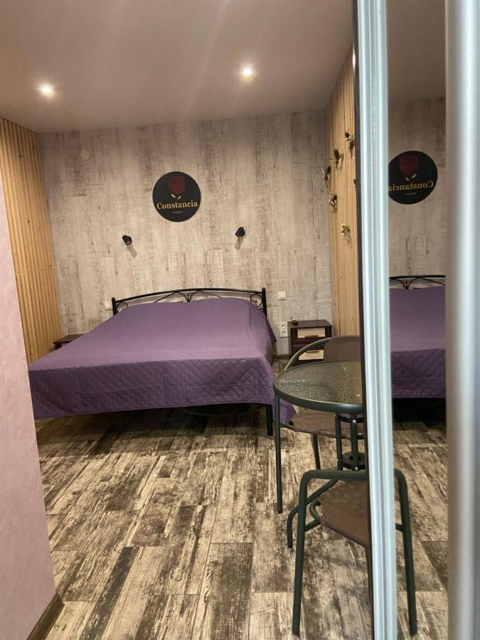 Constancia Hotel Kamianets-Podilskyi Ngoại thất bức ảnh
