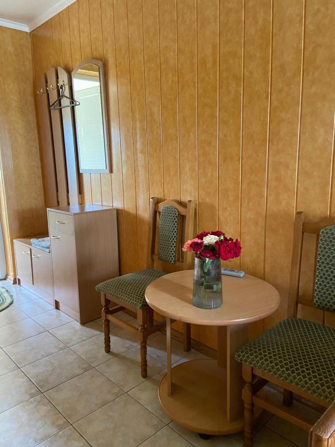 Constancia Hotel Kamianets-Podilskyi Ngoại thất bức ảnh