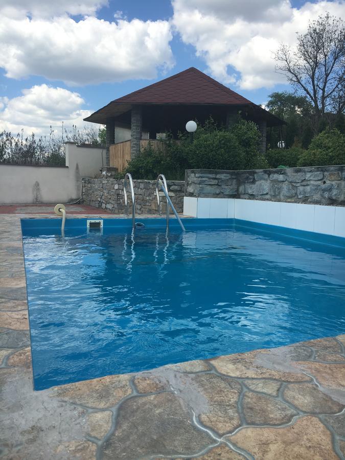 Constancia Hotel Kamianets-Podilskyi Ngoại thất bức ảnh