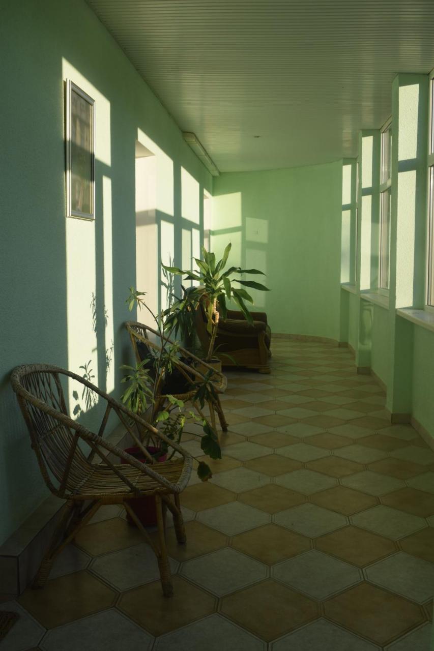 Constancia Hotel Kamianets-Podilskyi Ngoại thất bức ảnh